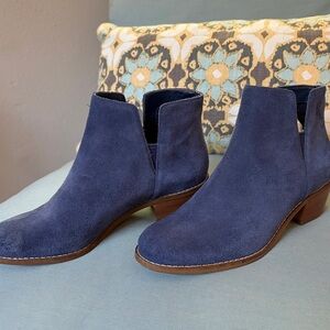 Cole Haan size 7 Blue Suede Ankle Boots